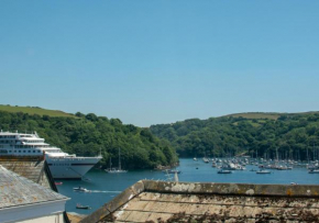 Jackdaws Fowey